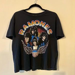 Zara Ramones Tee